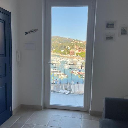 Suite Ventidue - Fronte Mare Lerici Kültér fotó