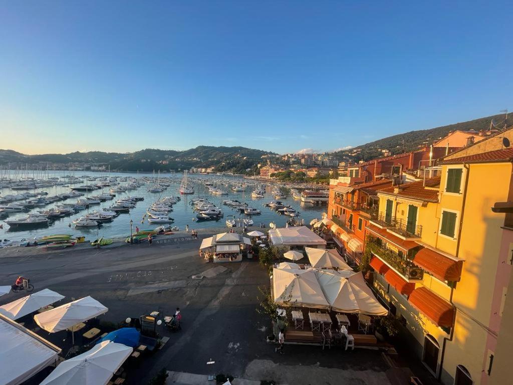 Suite Ventidue - Fronte Mare Lerici Kültér fotó